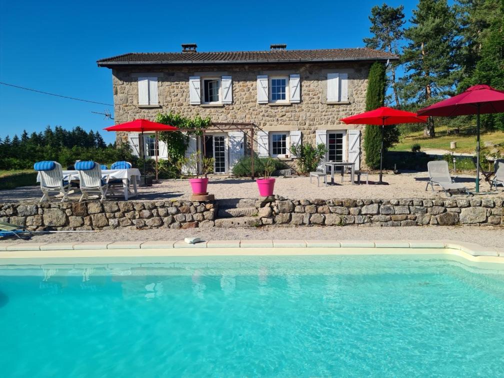 Room Lover Les Chaizes Saint-Romain-Lachalm Exterior photo